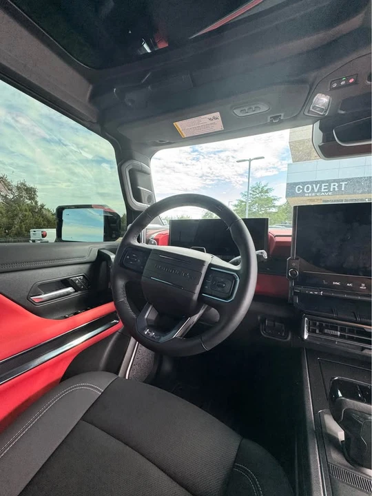 2026 GMC Hummer EV - Image 10 of 14