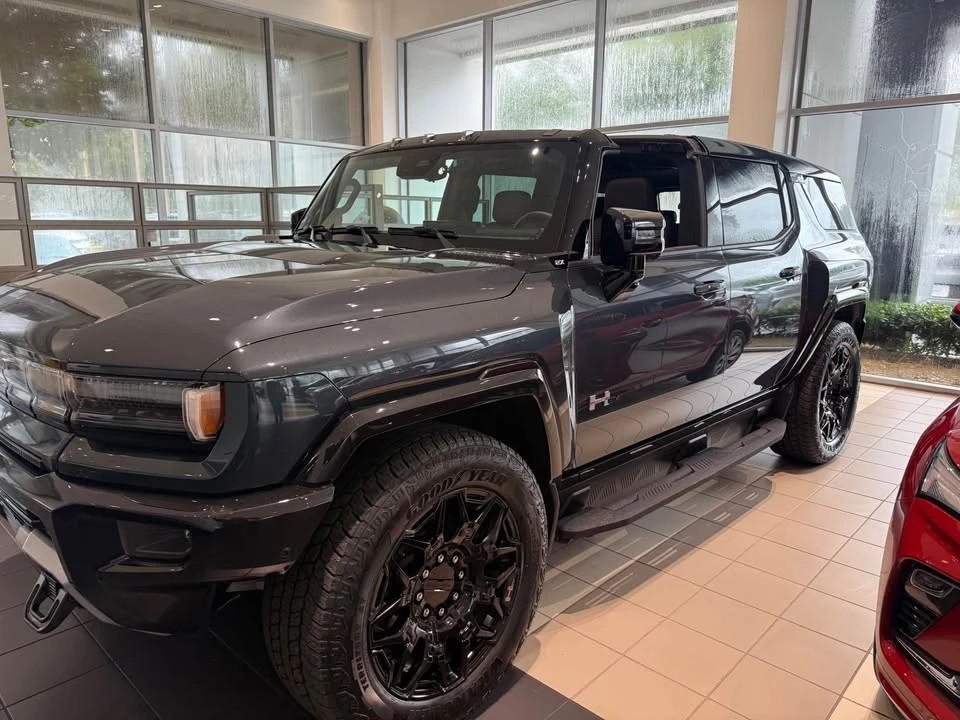 2026 GMC Hummer EV - Image 2 of 11