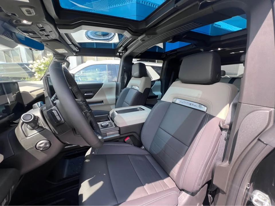 2026 GMC Hummer EV - Image 9 of 13