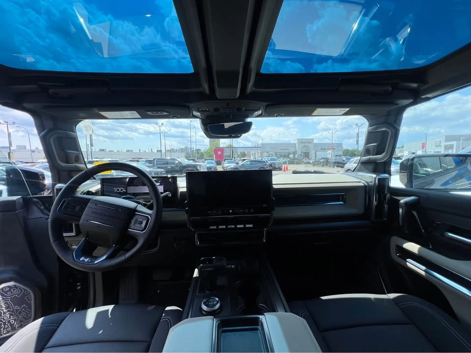 2026 GMC Hummer EV - Image 11 of 13