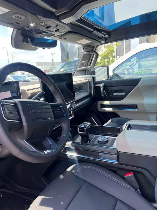 2026 GMC Hummer EV - Image 8 of 13