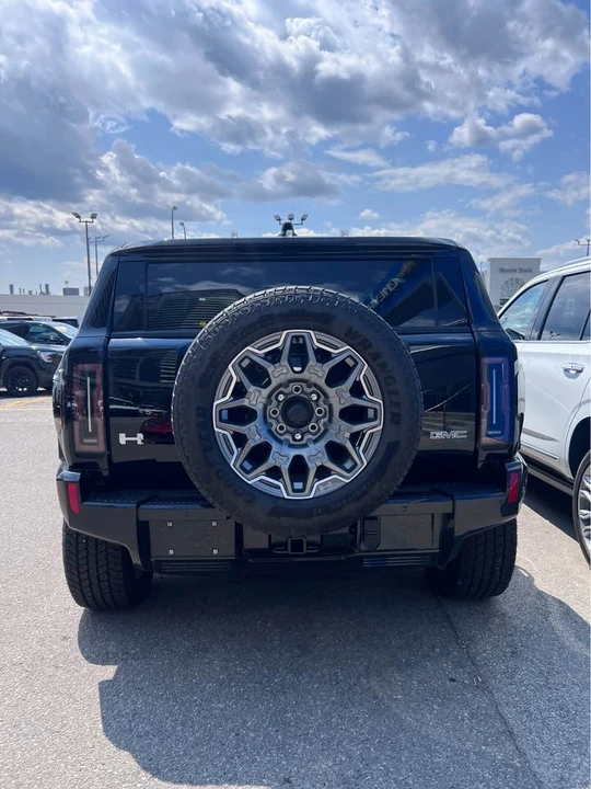 2026 GMC Hummer EV - Image 6 of 13