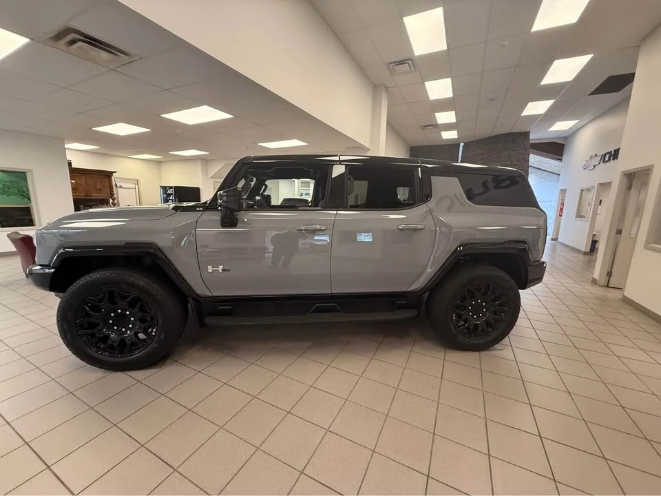 2026 GMC Hummer EV - Image 4 of 4