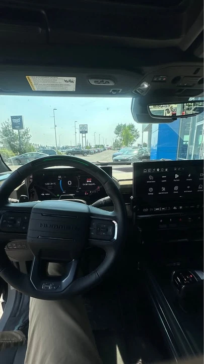 2026 GMC Hummer EV - Image 7 of 10