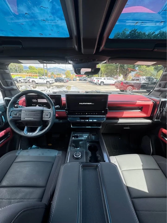 2026 GMC Hummer EV - Image 12 of 18