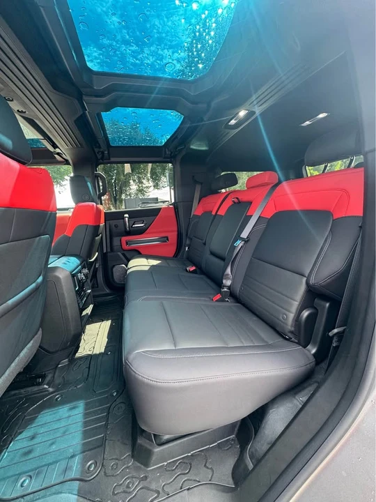 2026 GMC Hummer EV - Image 17 of 18