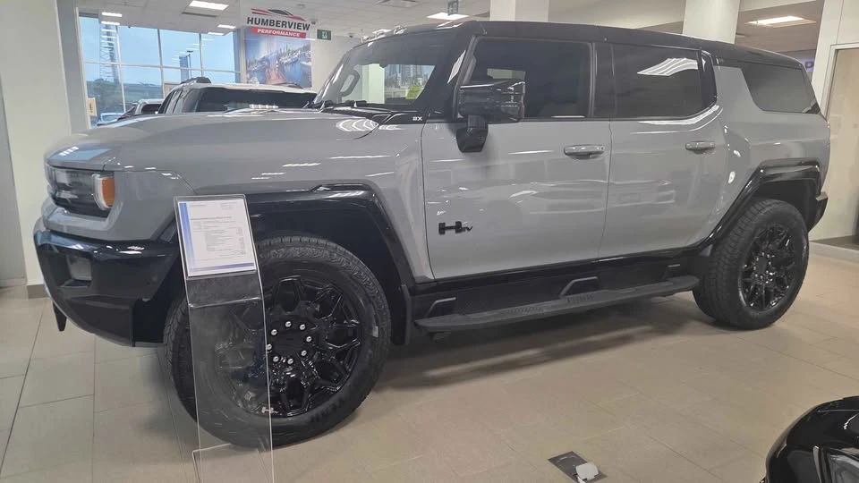 2026 GMC Hummer EV - Image 2 of 7