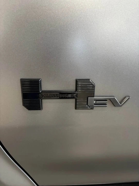 2026 GMC Hummer EV - Image 17 of 18