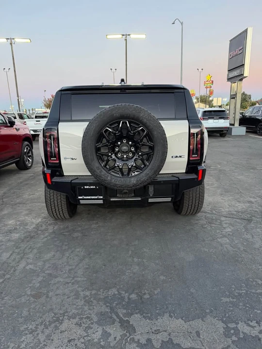 2026 GMC Hummer EV - Image 5 of 5