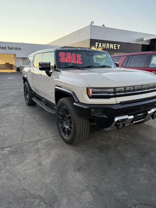 2026 GMC Hummer EV - Image 3 of 5