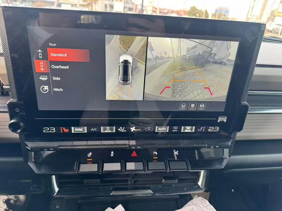 2026 GMC Hummer EV - Image 11 of 12