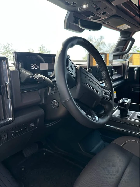 2026 GMC Hummer EV - Image 8 of 11