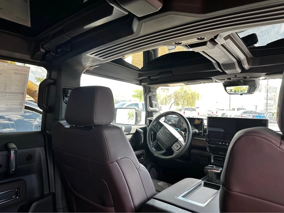 2026 GMC Hummer EV - Image 7 of 11