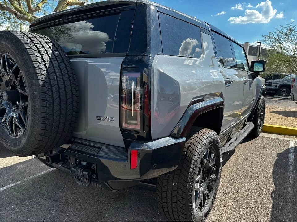 2026 GMC Hummer EV - Image 4 of 11