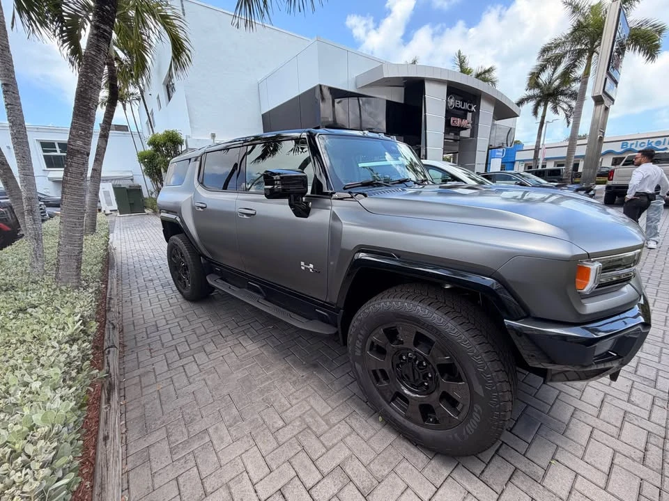 2026 GMC Hummer EV - Image 4 of 10