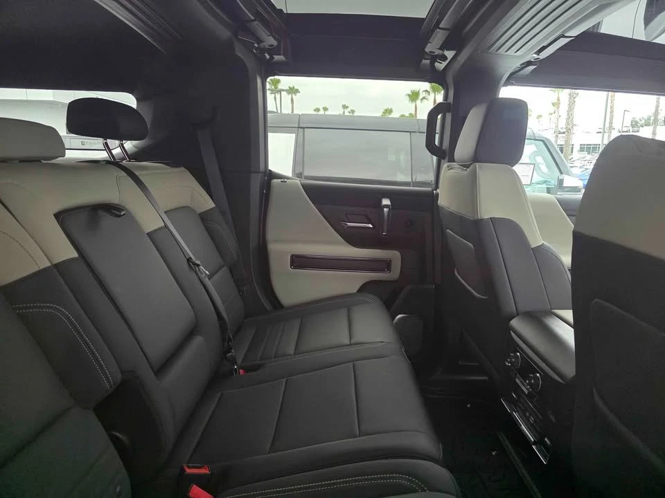 2026 GMC Hummer EV - Image 6 of 10