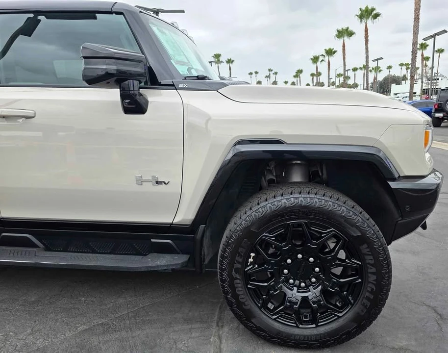 2026 GMC Hummer EV - Image 2 of 10