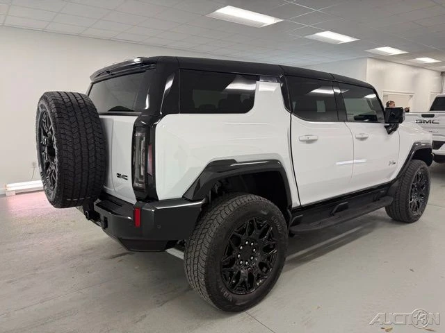 2026 GMC Hummer EV - Image 6 of 12