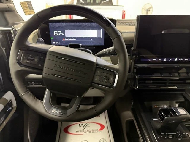 2026 GMC Hummer EV - Image 17 of 20
