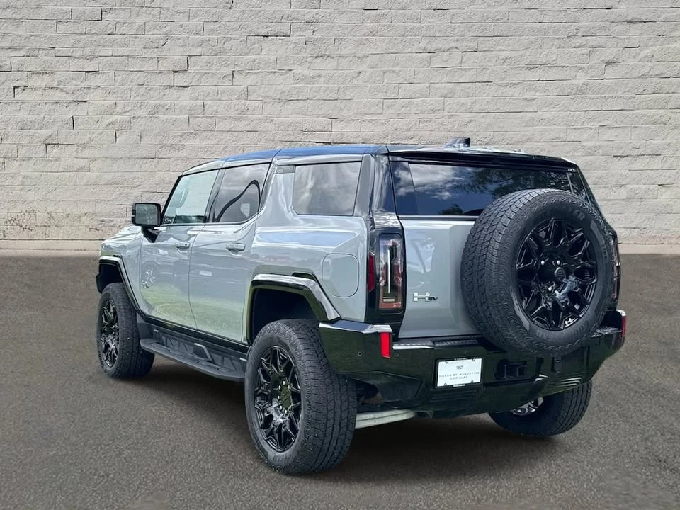 2026 GMC Hummer EV - Image 10 of 11