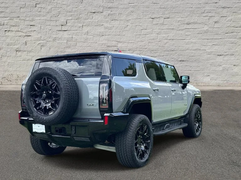 2026 GMC Hummer EV - Image 9 of 11