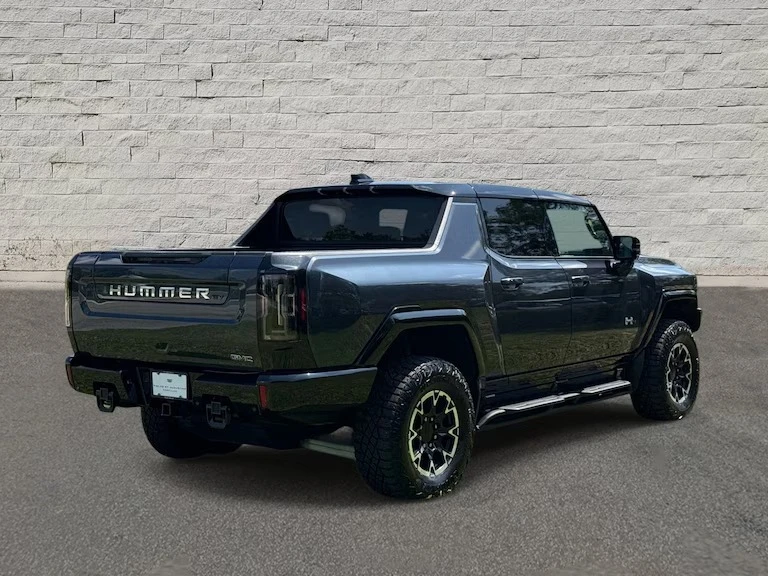 2026 GMC Hummer EV - Image 11 of 14