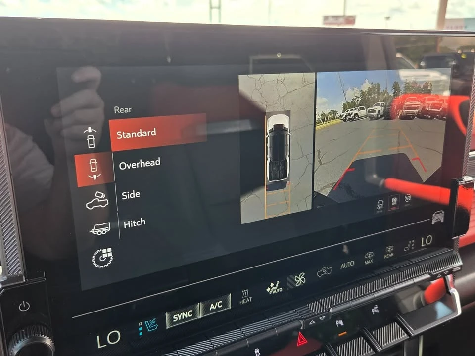 2026 GMC Hummer EV - Image 18 of 20