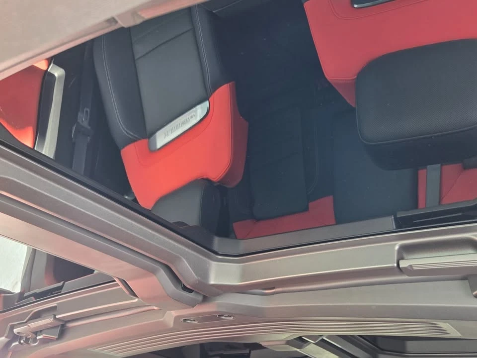 2026 GMC Hummer EV - Image 16 of 20