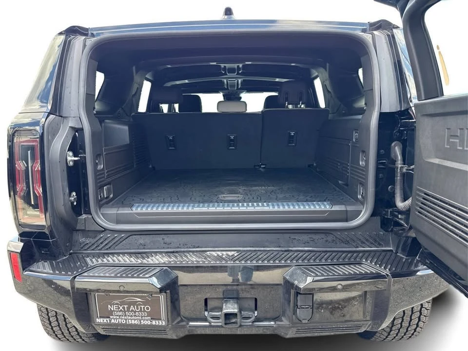 2026 GMC Hummer EV - Image 12 of 20