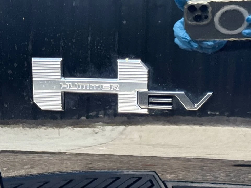 2026 GMC Hummer EV - Image 15 of 20