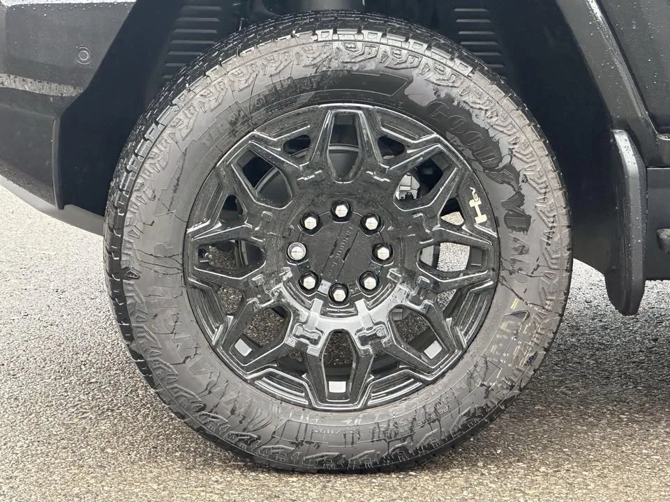 2026 GMC Hummer EV - Image 5 of 19