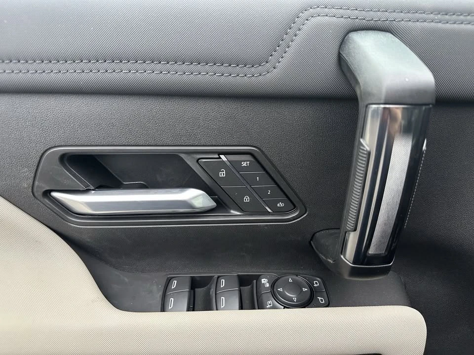 2026 GMC Hummer EV - Image 9 of 19