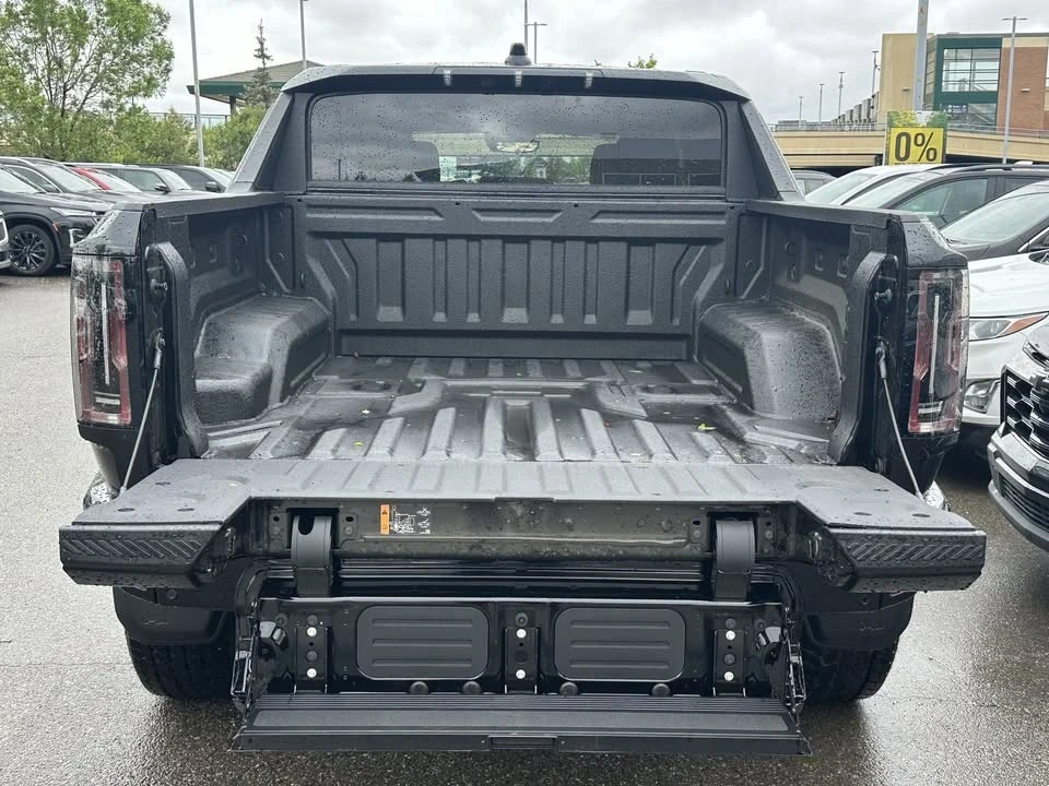 2026 GMC Hummer EV - Image 8 of 19