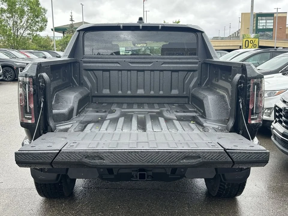 2026 GMC Hummer EV - Image 7 of 19