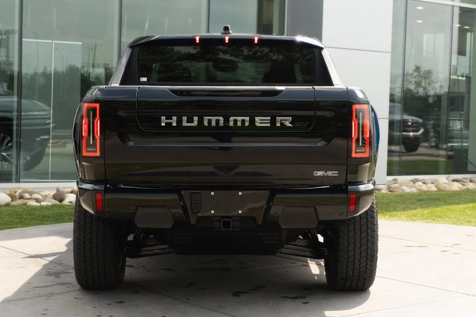2026 GMC Hummer EV - Image 5 of 12