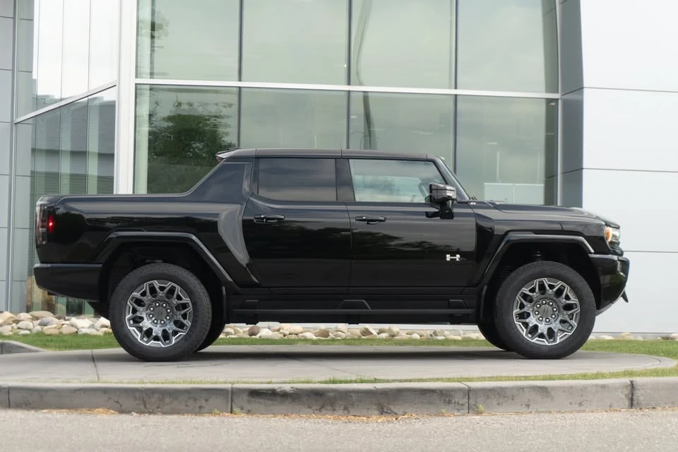 2026 GMC Hummer EV - Image 3 of 12