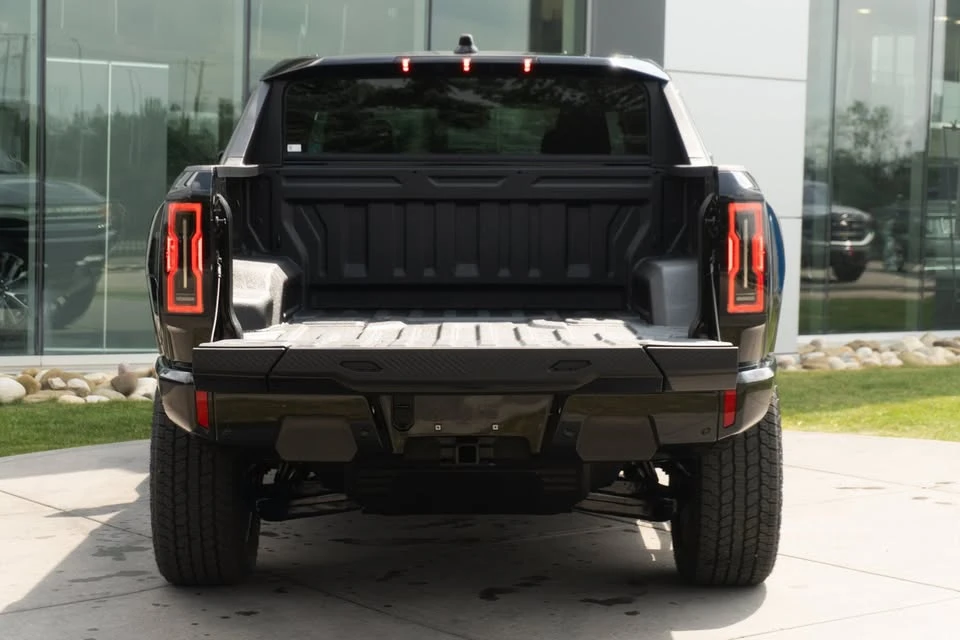 2026 GMC Hummer EV - Image 6 of 12