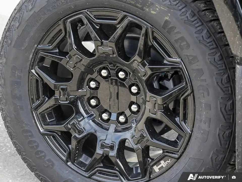 2026 GMC Hummer EV - Image 8 of 20