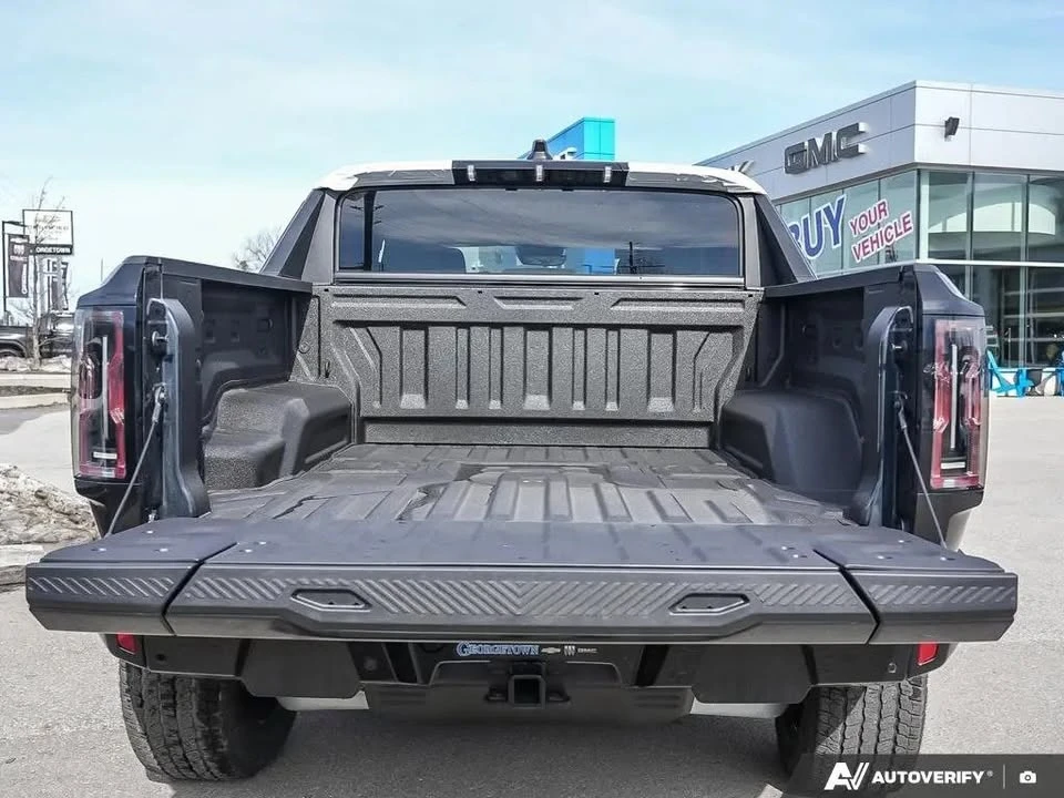 2026 GMC Hummer EV - Image 13 of 20