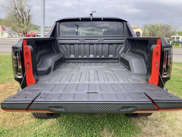 2026 GMC Hummer EV - Image 11 of 20