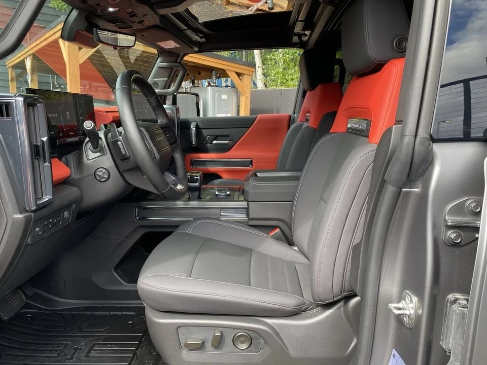 2026 GMC Hummer EV - Image 13 of 19