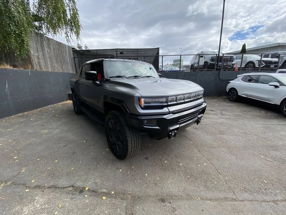 2026 GMC Hummer EV - Image 8 of 19