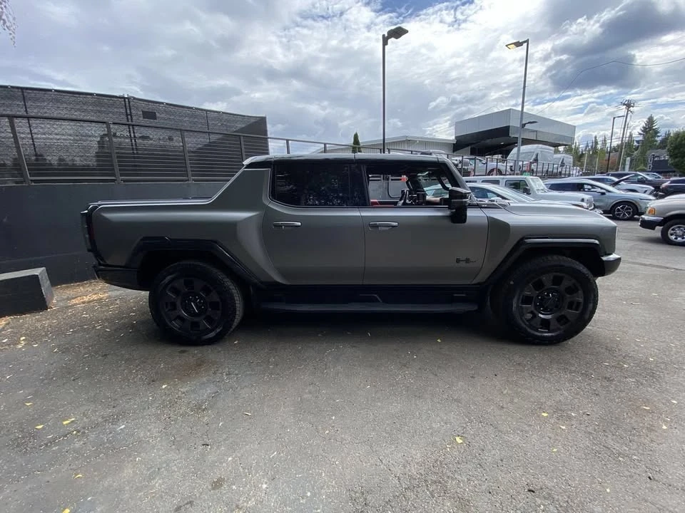 2026 GMC Hummer EV - Image 7 of 19