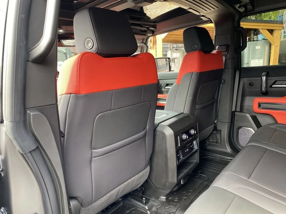 2026 GMC Hummer EV - Image 15 of 19