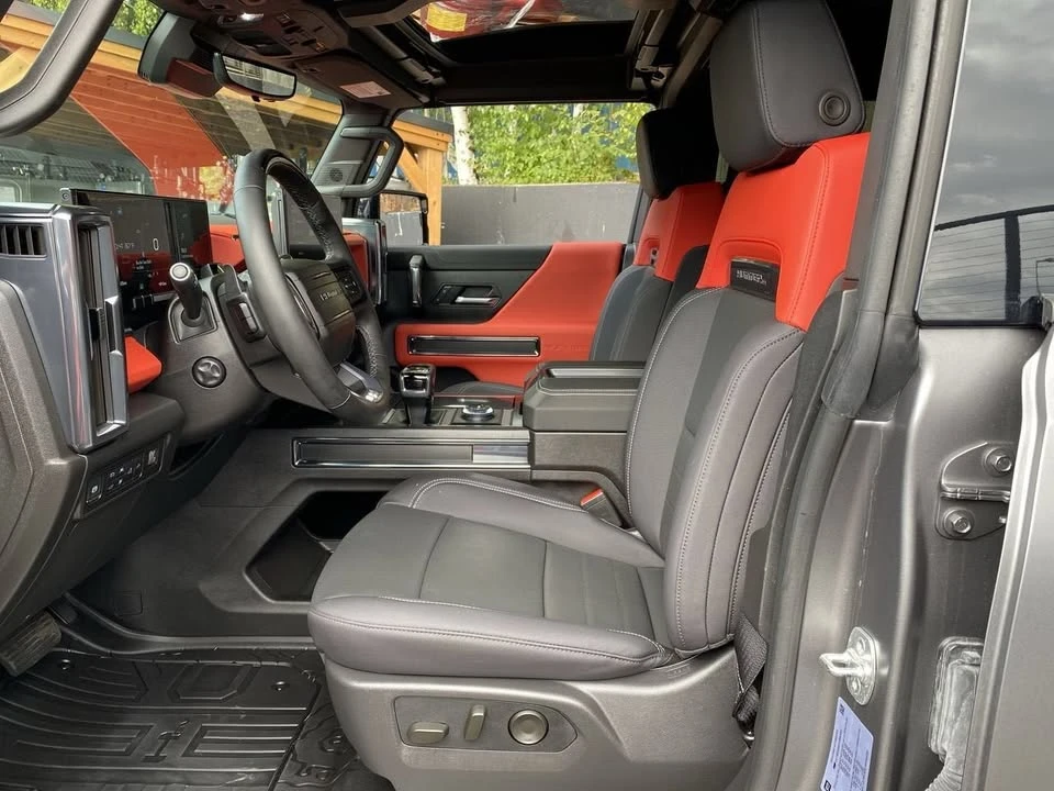 2026 GMC Hummer EV - Image 13 of 19