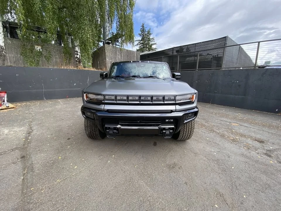 2026 GMC Hummer EV - Image 9 of 19