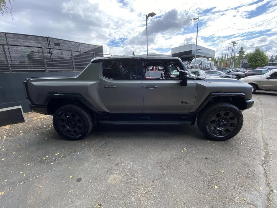 2026 GMC Hummer EV - Image 7 of 19