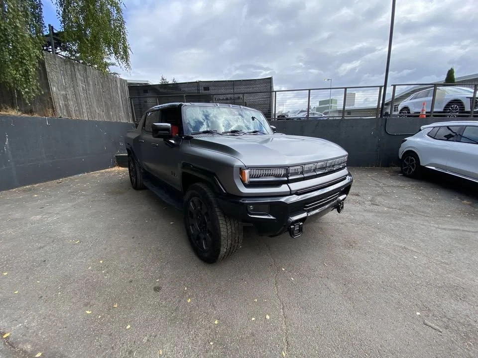2026 GMC Hummer EV - Image 8 of 19
