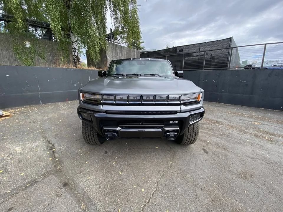 2026 GMC Hummer EV - Image 9 of 19