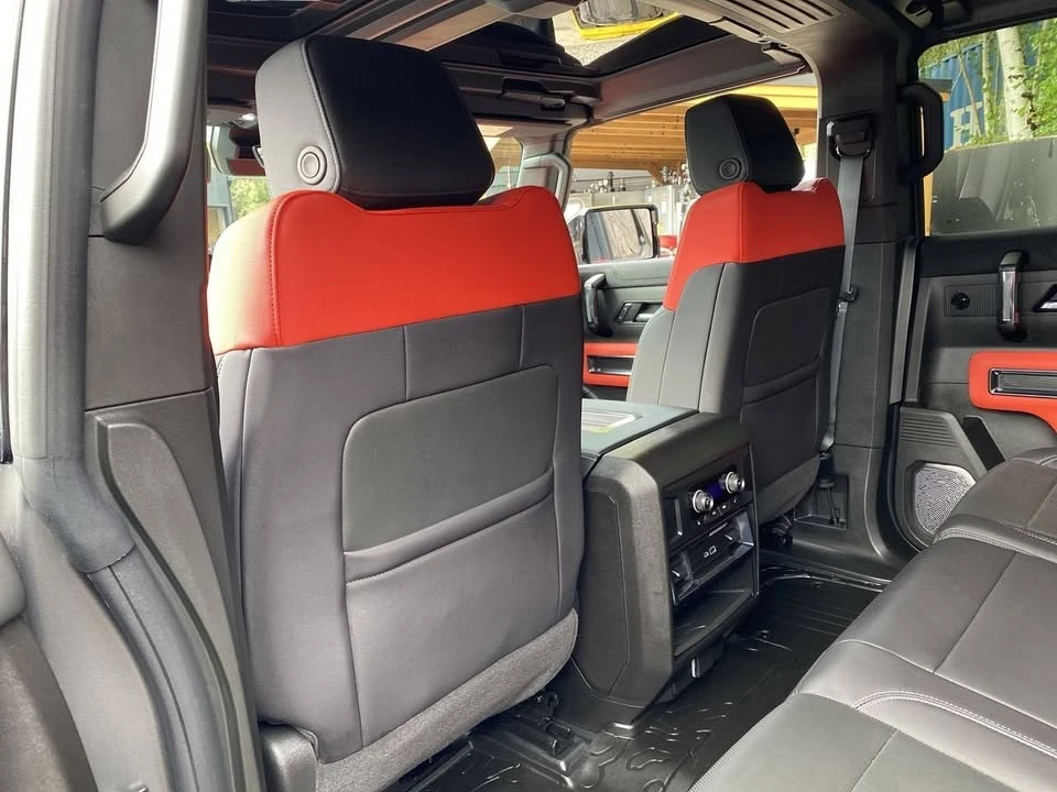 2026 GMC Hummer EV - Image 15 of 19